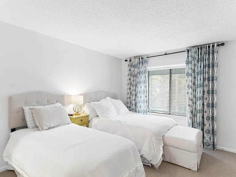 1130 Silent Harbor Ct — Photo 17