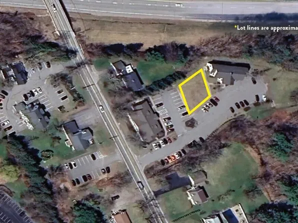 75 Leighton Road, Falmouth, ME 04105