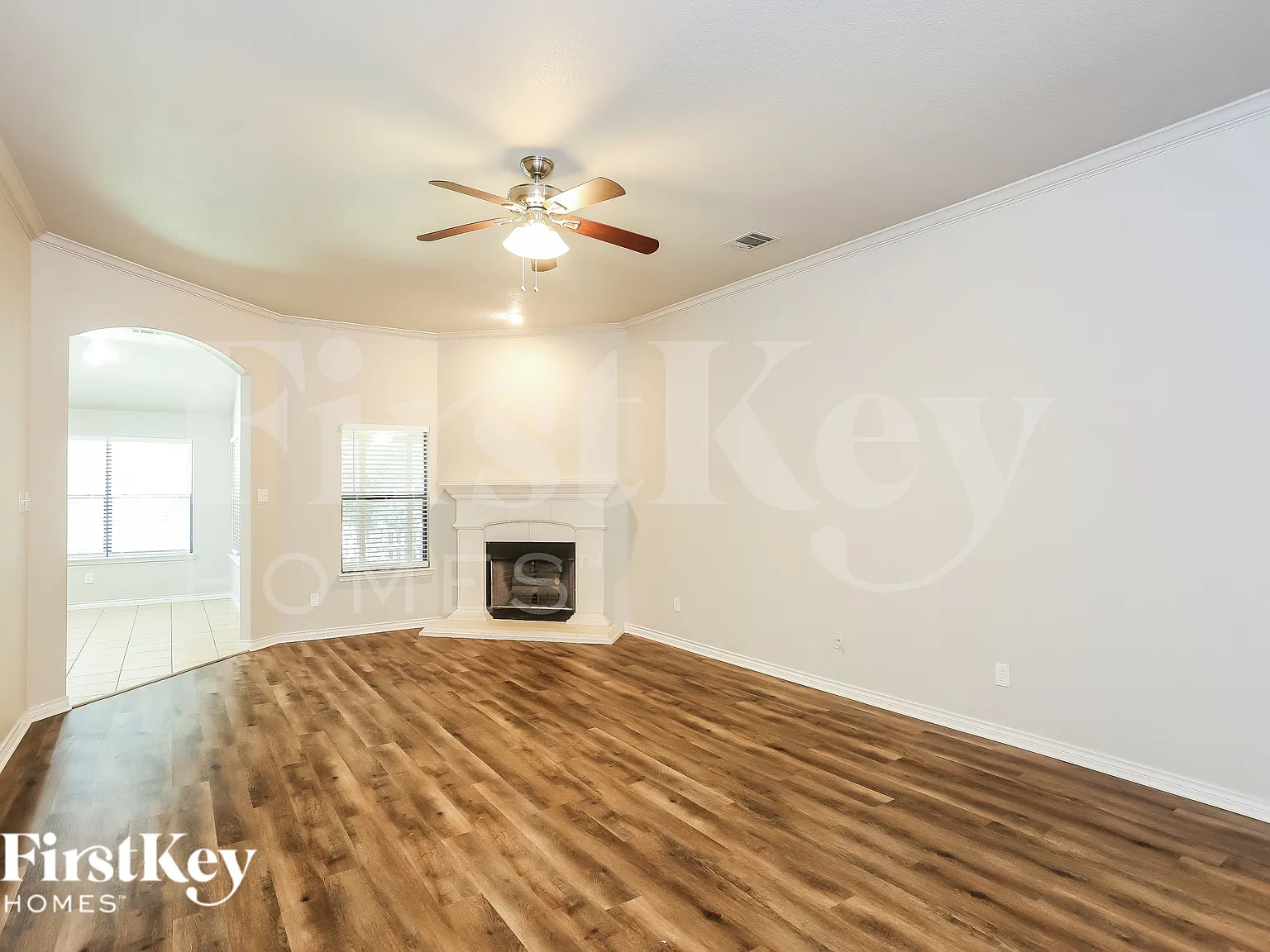 3 bed, 2.0 bath, 1670 sqft, $1,960 — Photo 3