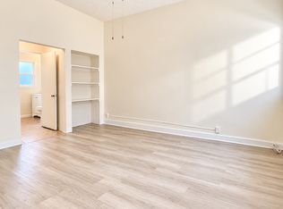 2800 Waverly Dr #2802, Los Angeles, CA 90039