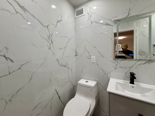 41-07 Bowne St #2L, Flushing, NY 11355