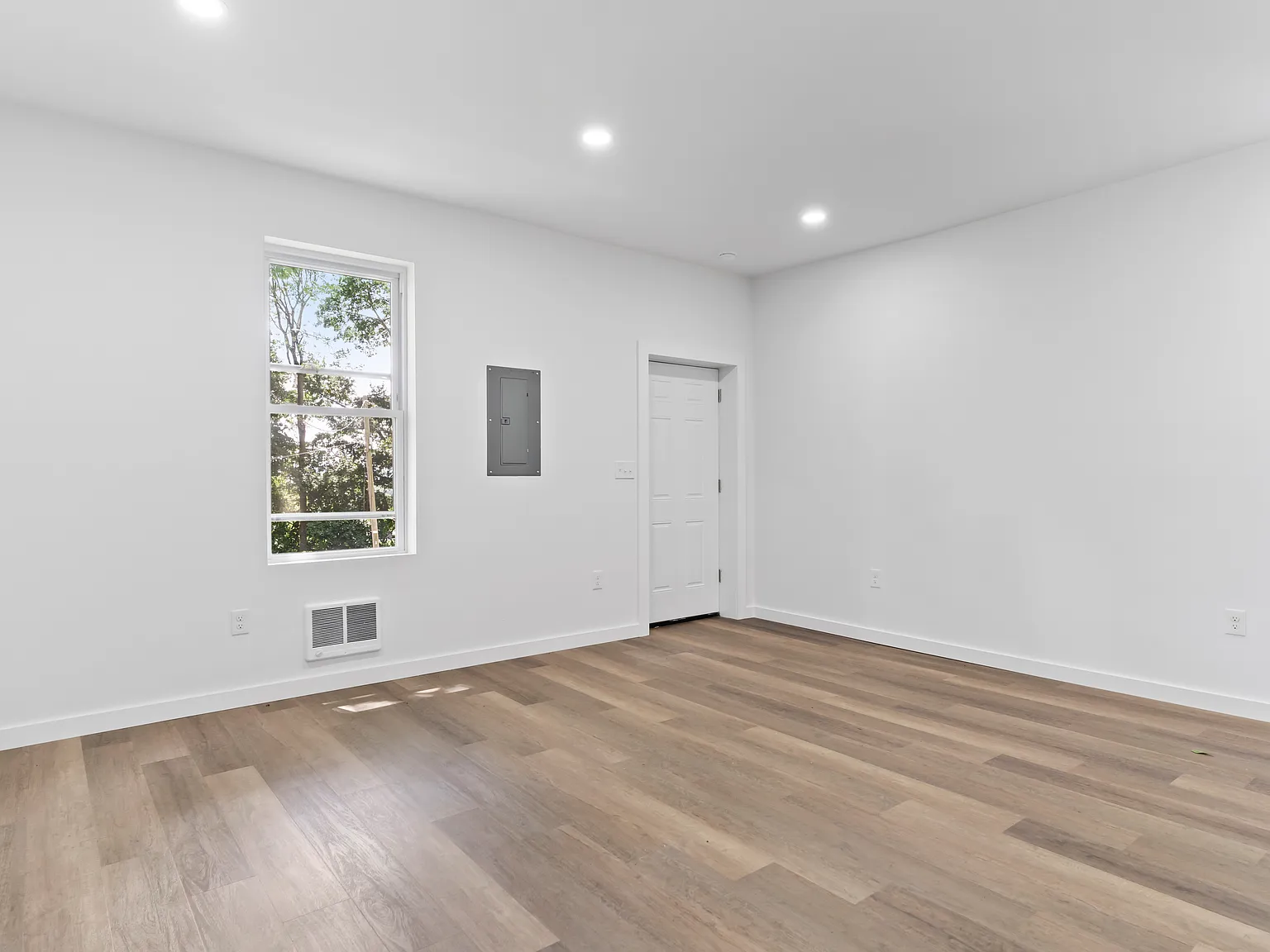 2 bed, $1,350 — Photo 4