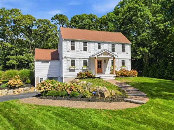 181 King James Dr, South Dennis, MA 02660