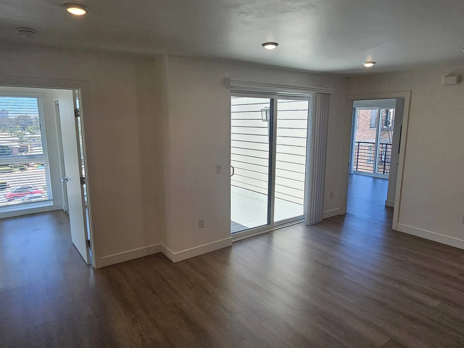 Indiana Street Apartments — Photo 4