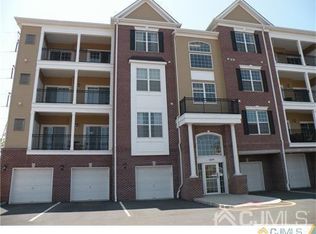 533 Doral Ct, Piscataway, NJ 08854