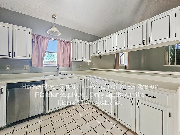 8823 Wellesley Manor Dr — Photo 4