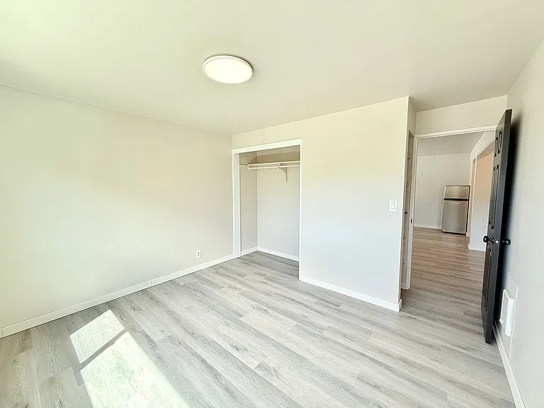 219 Queen Anne Ave N — Photo 4