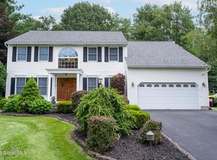 17 Duchess Path, Halfmoon, NY 12065