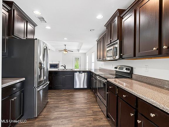 2nd image of 18272 Cardinal Ln