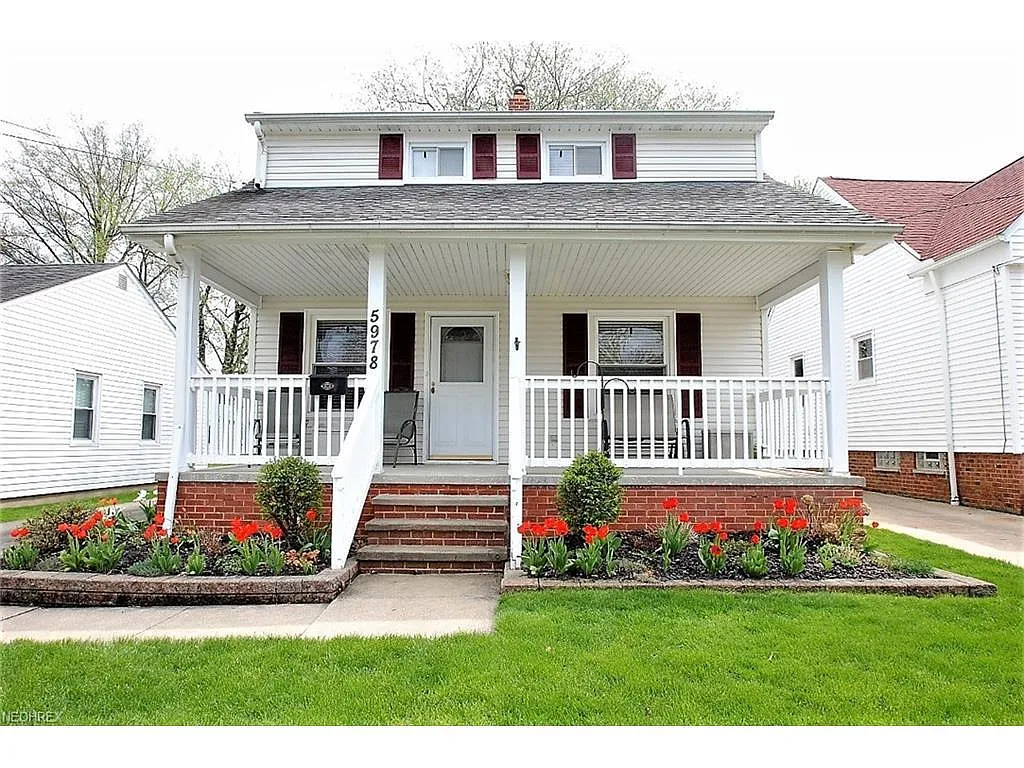 5978 Maplewood Rd photo 1