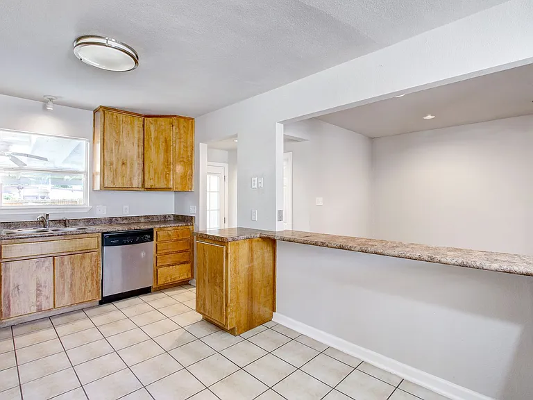 434 Schmeltzer Ln — Photo 7