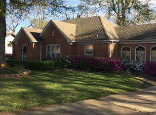 502 E Henderson St, Overton, TX 75684
