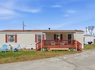 27 Woodward Rd, Lincoln, RI 02865