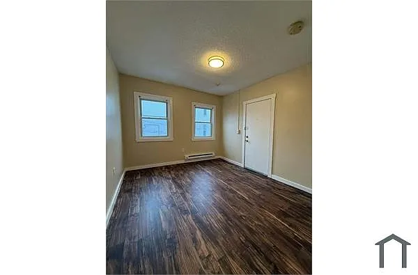 Building Photo - 163 1/2 Grand St