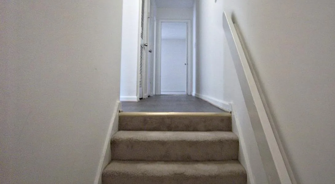 6 bed, 2600 sqft, $2,814 — Photo 4