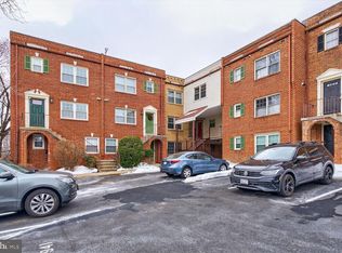 939 S Scott St #1, Arlington, VA 22204