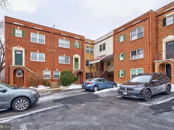 939 S Scott St #1, Arlington, VA 22204