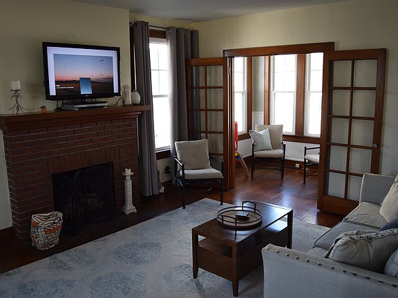 5th image of 38 E Church St
