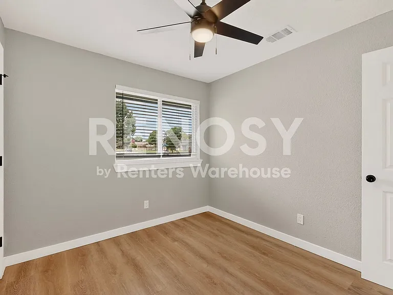 507 S Spring Creek Dr — Photo 36