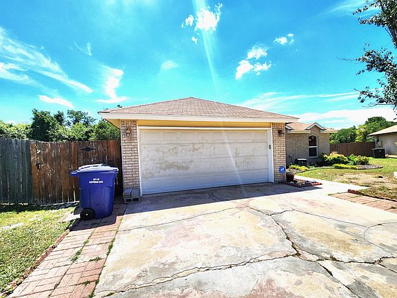 2nd image of 2313 Bernice Cir