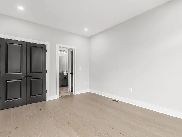 1247 Perry St — Photo 21