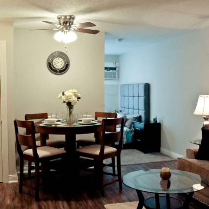 1st image of 1208 SE 1st St #R