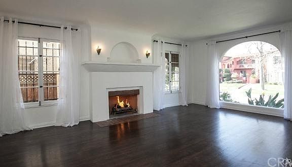 3rd image of 1130 S Crescent Heights Blvd