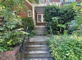 2416 39th Pl NW, Washington, DC 20007
