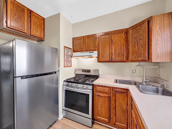 4th image of 1518 Ridgewood Ave #A