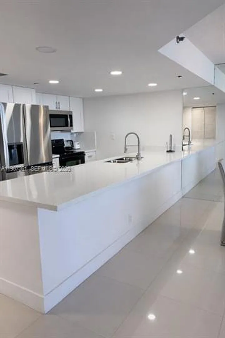 1717 N Bayshore Dr cu-A-1132, Miami, FL 33132 — Photo 1