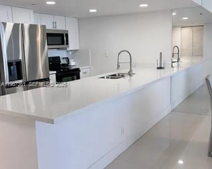 1717 N Bayshore Dr #A-1132 — Photo 3