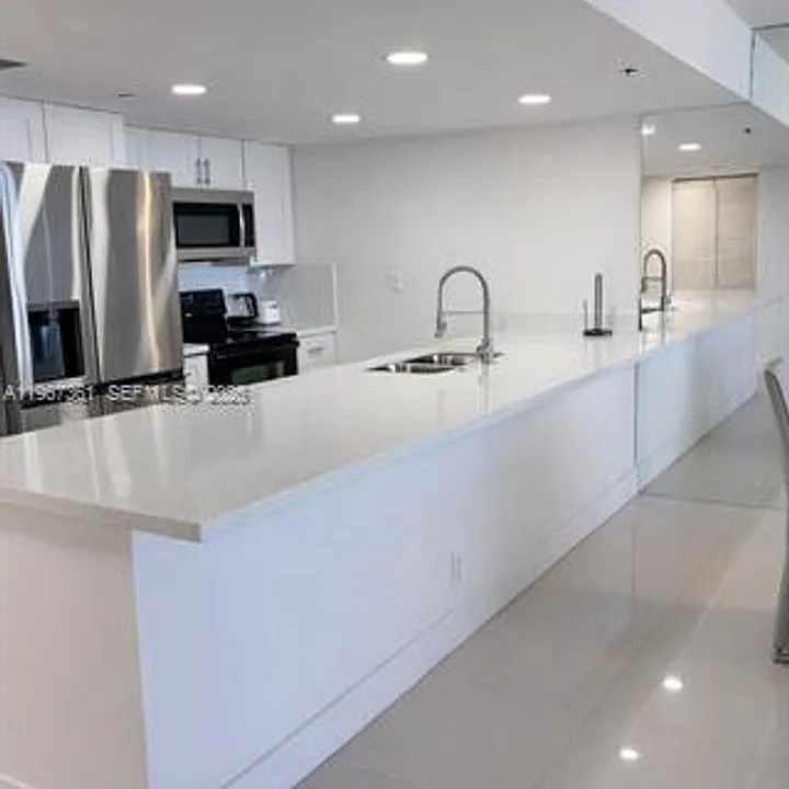 1717 N Bayshore Dr #CU-A-1132
