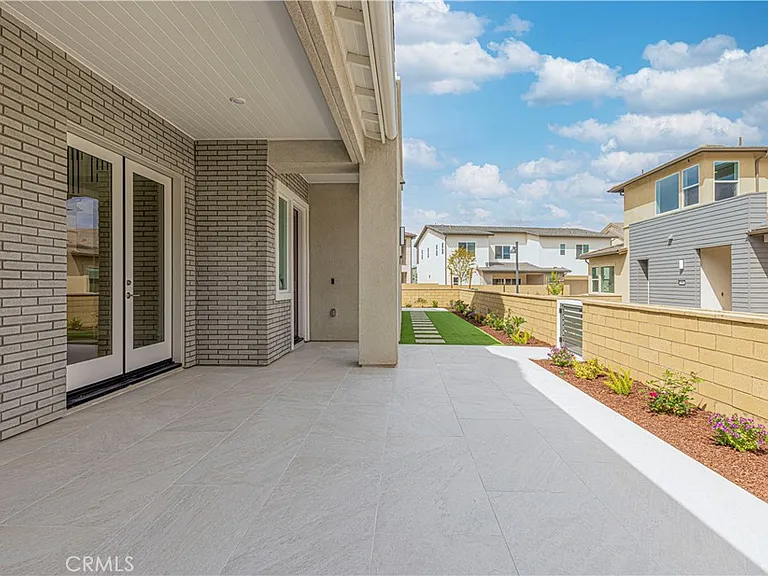 402 Shrike — Photo 20