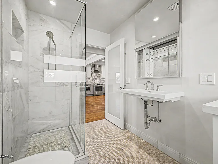 521 W Mariposa St #MAIN — Photo 21