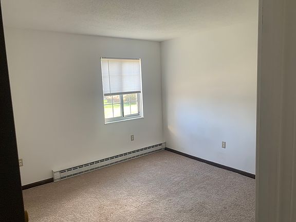 5th image of 329 Howard Ave