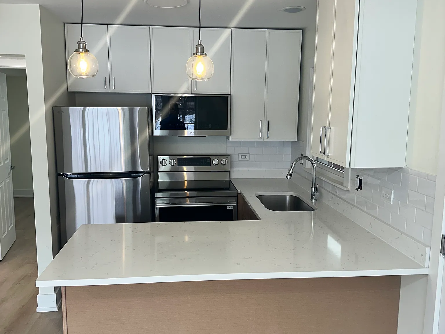 Studio, 600 sqft, $1,500 — Photo 1