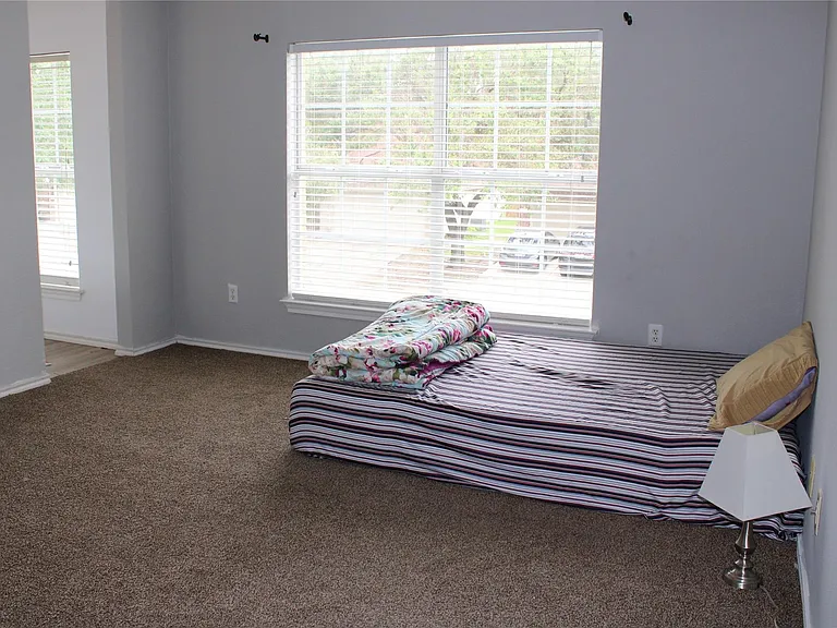 16205 Glorious Ln — Photo 26
