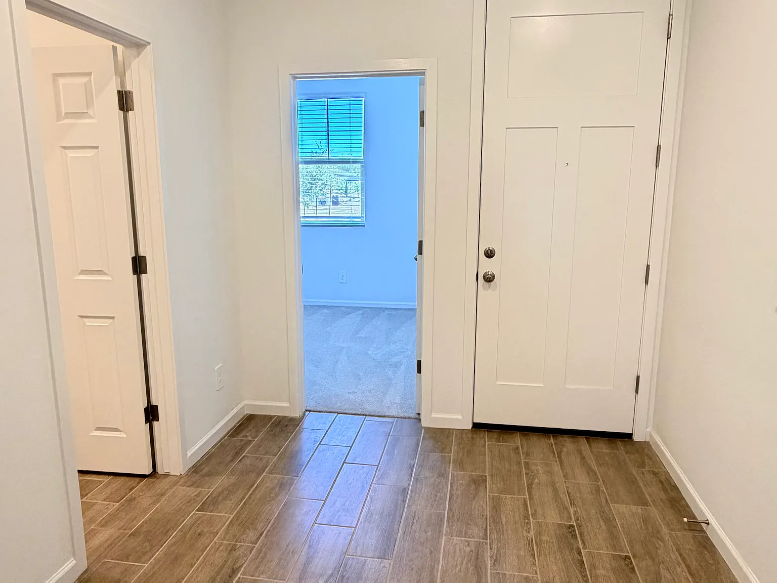 4 bed, 2071 sqft, $3,500 — Photo 3