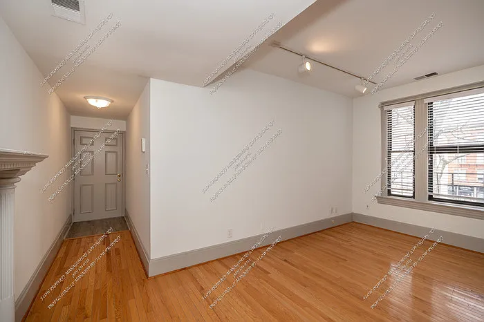 211 W 9th St #5 — Photo 20