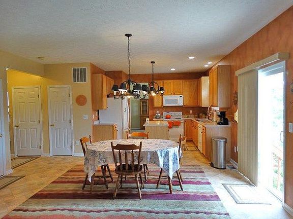 3rd image of 1166 Abbington Dr