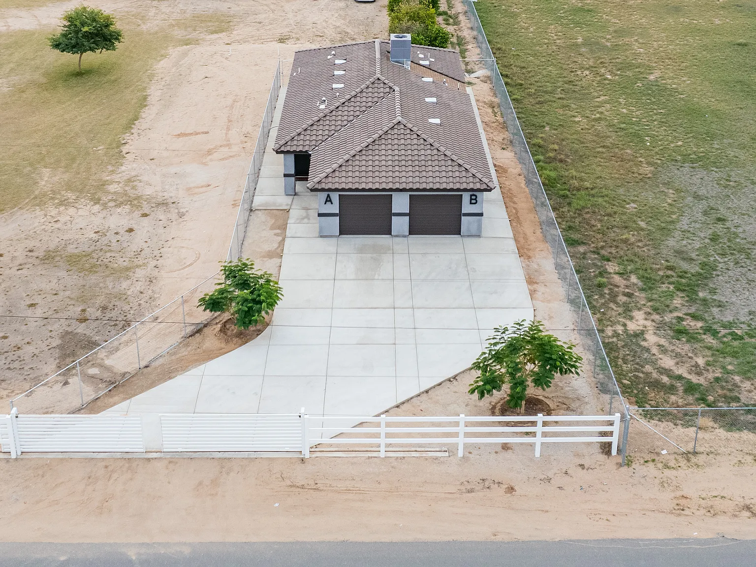 3 bed, 1200 sqft, $2,400 — Photo 4