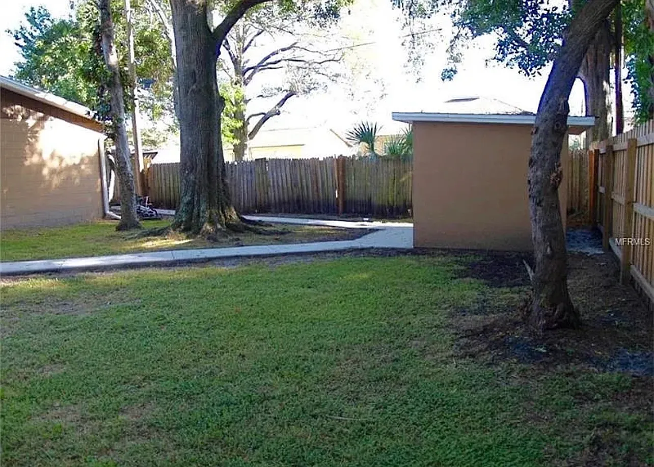 3 bed, 920 sqft, $1,950 — Photo 4