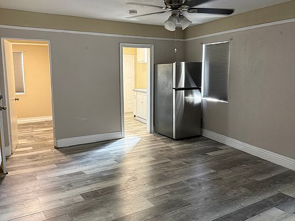 2nd image of 11804 State St #1