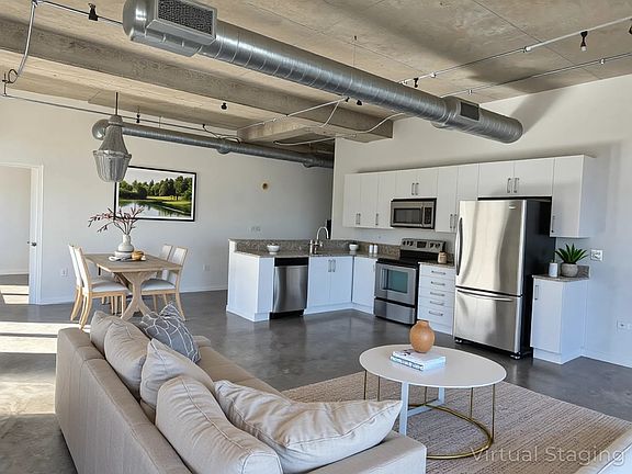 3rd image of 1001 Belleview St #201