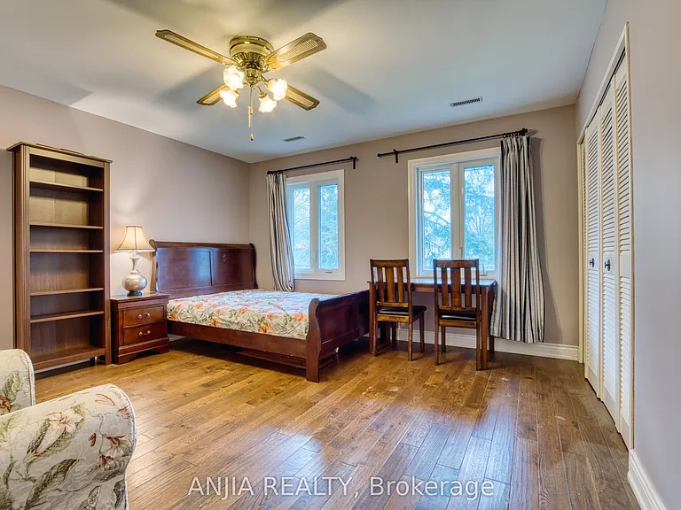 37 Allangrove Cres #2 — Photo 1