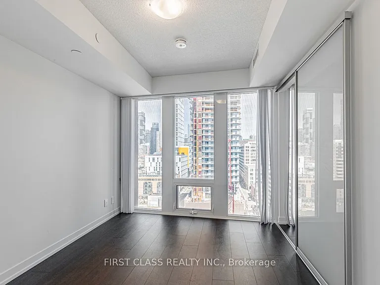 60 Shuter St #1710 — Photo 15
