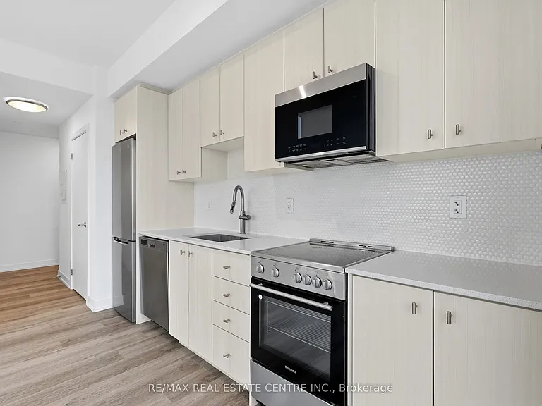 15 Wellington St S #2912 — Photo 7