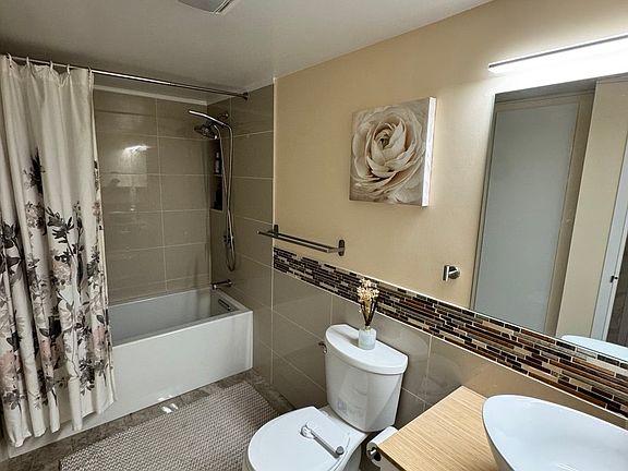 5th image of 1550 Worcester Rd Unit 102
