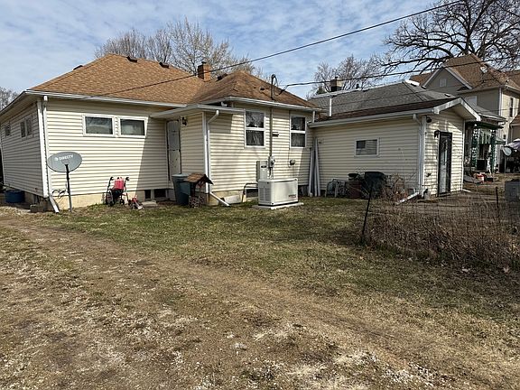 3rd image of 313 W Stanton St