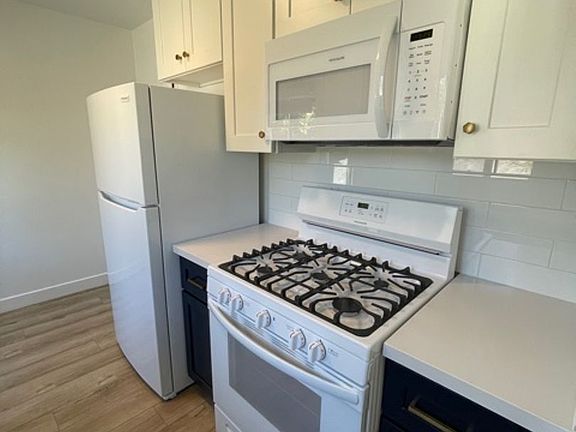 5th image of 1125 S Doheny Dr #1127